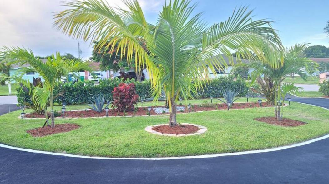 Palm Springs 3-Bedroom 2-Bath 5 Miles To The Beach Лейк Уърт Екстериор снимка